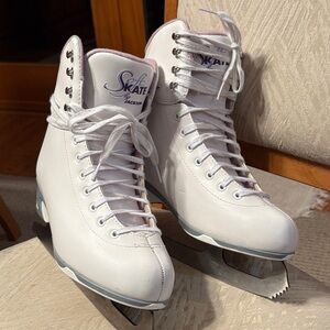 Soft Skate by JACKSON Women's Classic White Ice Skating Skates Like New